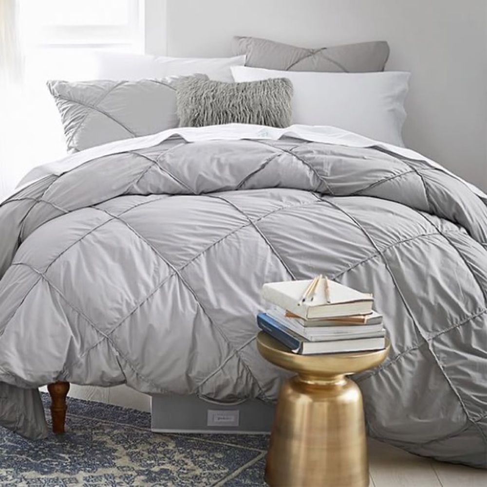 Pottery Barn Teen Diamond Dreams Grey Ruffle Twin Duvet cover & Sham